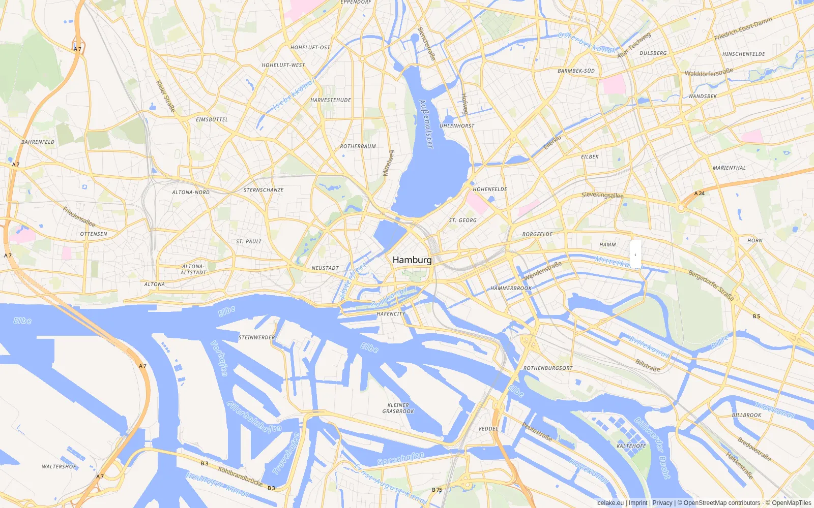 The free Icelake sovereign basemap zoomed in on Hamburg, showing streets, districts, and the harbour